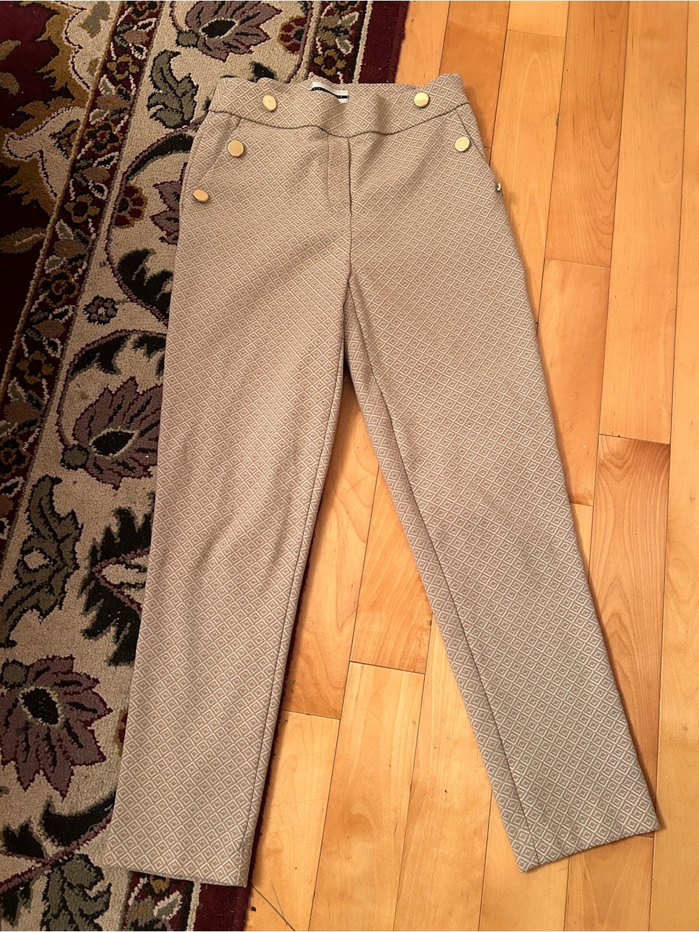 3/90$🛒✨Jules & Leopold Beige Textured Pants with Gold Buttons